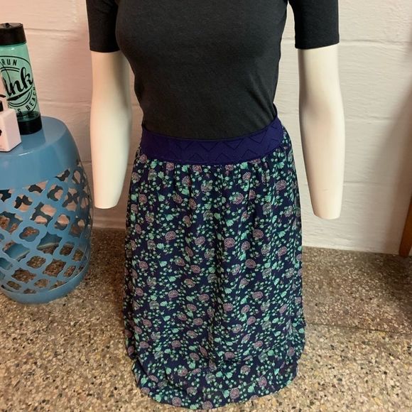Lularoe Skirt - Picture 1 of 3